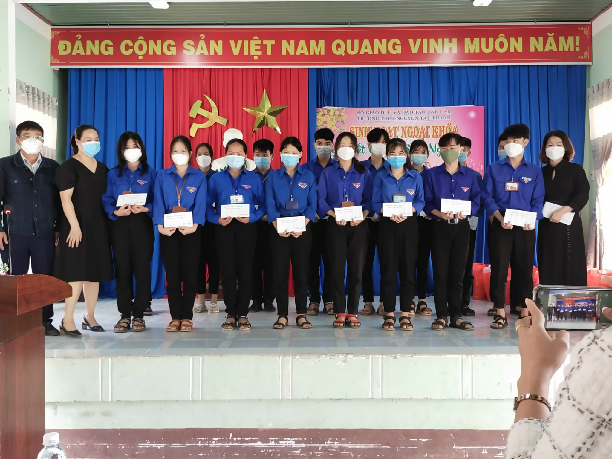 NHẬN HỌC BỔNG